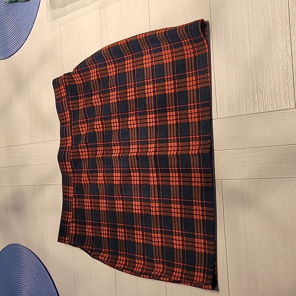 Plaid pull on skirt